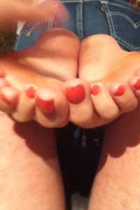 Foot pics in exchange for massage-37d3xvq7xx.jpg