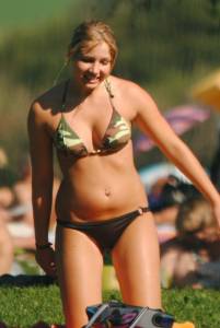 Hot teen bikini candid 2 [x248]-p7d9rmxysg.jpg