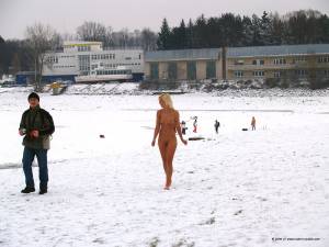 Nude In Public Collection 4654-b7d9w6n6ks.jpg