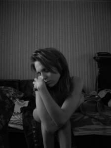 Leggy russian teen posing in her room (73 foto)-m7d9t3350o.jpg