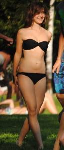 Hot teen bikini candid 2 [x248]m7d9r9p7dg.jpg