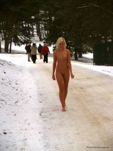Nude In Public Collection 4654-l7d9w6l317.jpg