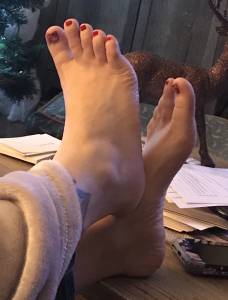 Sexy-candid-feet-Jennie-%5Bx53%5D-s7dln1psrz.jpg