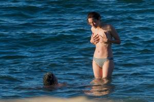 Marion-Cotillard-Nude%2C-Topless-Showing-her-Tits%2C-Nipples%2C-Pussy-%5Bx150%5D-z7dm4x8dot.jpg