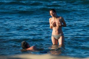 Marion-Cotillard-Nude%2C-Topless-Showing-her-Tits%2C-Nipples%2C-Pussy-%5Bx150%5D-j7dm4wdmcc.jpg