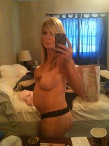 Sexy pregnant wife x72-x7dp8705gv.jpg
