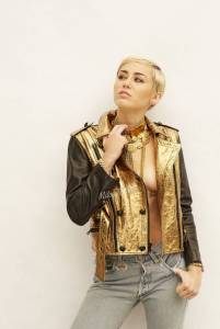 Miley Cyrus â€“ Topless Photoshoot (NSFW)r7dqgg4oe5.jpg
