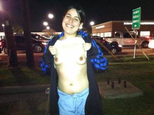 Latina Exhibitionist Naked in Public Flashing [x64]i7dtfjnhrr.jpg