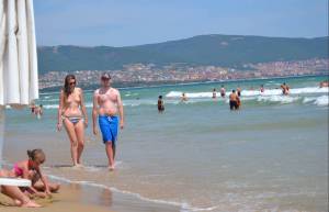 Topless-Girls-At-Varna-And-Bulgarian-Sunny-Beach-Resort-v7dvq2cui7.jpg