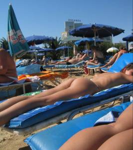 Girls Sunbathing in Greece (68 Pics)-k7dvrgmowd.jpg