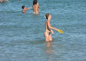 Beach-Fun-in-Cannes-%28134-Pics%29-x7dvr2jzm7.jpg