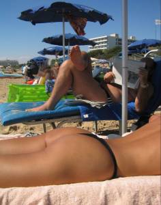 Girls-Sunbathing-in-Greece-%2868-Pics%29-g7dvrg1ln2.jpg