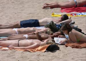 Topless Girls at Mamaia Beach (48 Pics)-t7dvr9q0qy.jpg