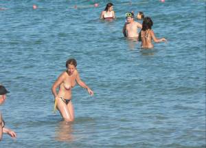 Beach-Fun-in-Cannes-%28134-Pics%29-67dvr2f5yo.jpg