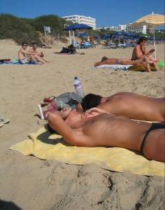 Girls Sunbathing in Greece (68 Pics)-o7dvrgwb3f.jpg