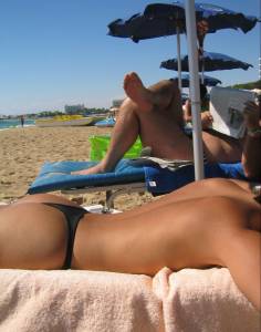 Girls-Sunbathing-in-Greece-%2868-Pics%29-57dvrg0yfe.jpg