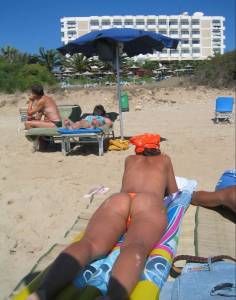 Girls-Sunbathing-in-Greece-%2868-Pics%29-j7dvrgfnk7.jpg