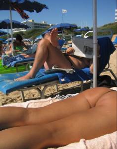 Girls-Sunbathing-in-Greece-%2868-Pics%29-r7dvrg2nwq.jpg