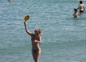 Beach-Fun-in-Cannes-%28134-Pics%29-o7dvr0pb4x.jpg