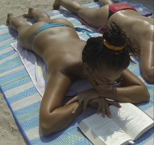 Varna-Topless-Beach-Girls-%2844-Pics%29-o7dvr5n1sd.jpg