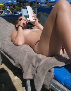 Girls Sunbathing in Greece (68 Pics)-w7dvrga7eu.jpg