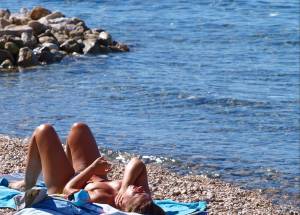 Topless Girls at the Beaches of Croatia (87 Pics)-r7dvurhbge.jpg