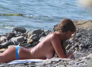 Ukrainian-Topless-Girls-%2882-Pics%29-v7dvwlti4i.jpg