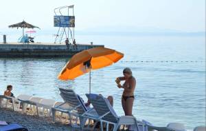 Topless Girls at the Beaches of Croatia (87 Pics)-77dvusosw3.jpg