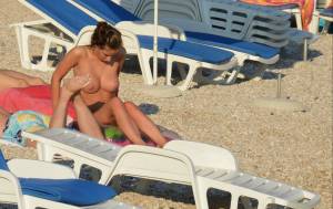 Topless Girls at the Beaches of Croatia (87 Pics)-q7dvus8er1.jpg