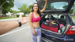 Xaya-Lovelle-Is-A-Hippie-Chick-That-Will-Fuck-To-Get-Her-Car-Fixed-27dw9awt1i.jpg