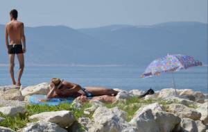 Topless Girls at the Beaches of Croatia (87 Pics)-o7dvurexa1.jpg