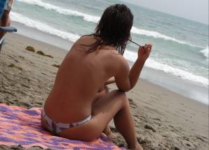 Amazing Topless Girl on the Beach (45 Pics)-i7dvu8lash.jpg