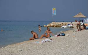 Topless Girls at the Beaches of Croatia (87 Pics)-17dvurl4qi.jpg