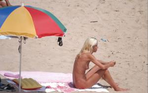 Nudists-at-Nessebar-Beach-Bulgaria-%2875-Pics%29-v7dvujhovh.jpg