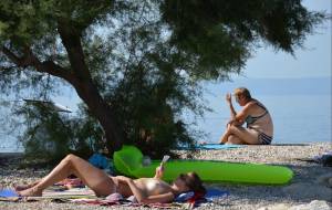 Topless Girls at the Beaches of Croatia (87 Pics)-r7dvurvbdf.jpg