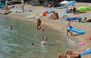 Topless Girls at the Beaches of Croatia (87 Pics)-l7dvusejp4.jpg