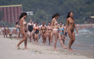 Three Girls at the Nudist Beach of Albena Resort (55 Pics)-i7dxjs9dye.jpg
