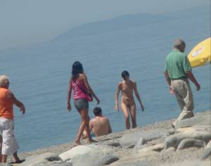 Spanish Nudist Beach (120 Pics)t7dx9m8ntv.jpg