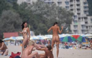 Three Girls at the Nudist Beach of Albena Resort (55 Pics)-z7dxjs41kc.jpg