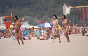 Three Girls at the Nudist Beach of Albena Resort (55 Pics)27dxjtgmtn.jpg