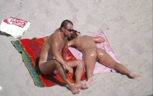 Varna Nudist Couple (75 Pics)j7eaqq6q12.jpg