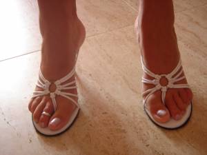 My-Wifes-Feet-%5Bx58%5D-y7ebavizw7.jpg