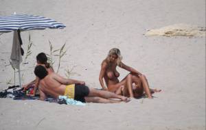 Friends at Varna Nudist Beach 2 (48 Pics)77echiofm6.jpg