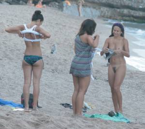 Beach Candid Voyeur Spy of Teens on Nude Beach [x91]-47eedvx7ln.jpg