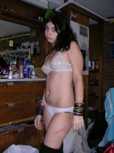 Laura 19 year old Arab Teen [x126]-o7ef5r4bex.jpg