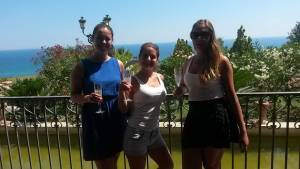 3 Amateur Girls On Vacation [x807]-57ehdnpa6h.jpg