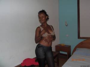 Young African prostitute pose and suck married man in hotel [x64]h7eh65n23v.jpg