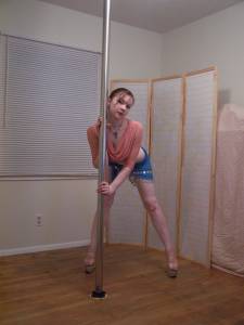 Amanda-Naked-Pole-Dancing-And-More-%5Bx133%5D-z7ehj8vavx.jpg