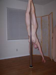 Amanda Naked Pole Dancing And More [x133]-n7ehjja4sz.jpg