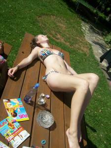 My Wife Topless With Her Friends At Home [x54]-a7eihb7he1.jpg